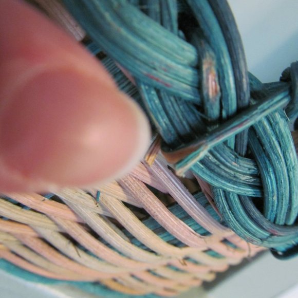 Vintage NWT 80s Dudley's Basket ~ Rattan Woven Wicker w/ Handle ~ Green & Pink - Picture 14 of 14